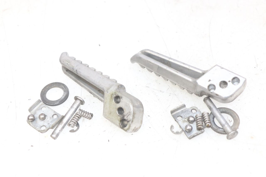 photo de PAAR FUßRASTENHALTER HINTEN KAWASAKI Z 750 (2007 - 2013)