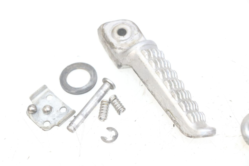 photo de PAAR FUßRASTENHALTER HINTEN KAWASAKI Z 750 (2007 - 2013)
