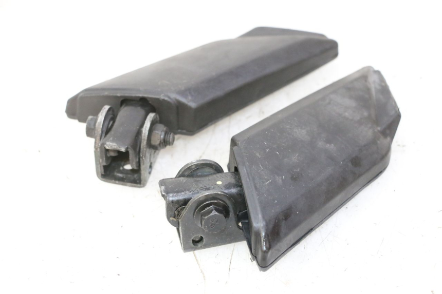 photo de PAAR FUßRASTENHALTER HINTEN PEUGEOT KISBEE 2T 50 (2010 - 2017)