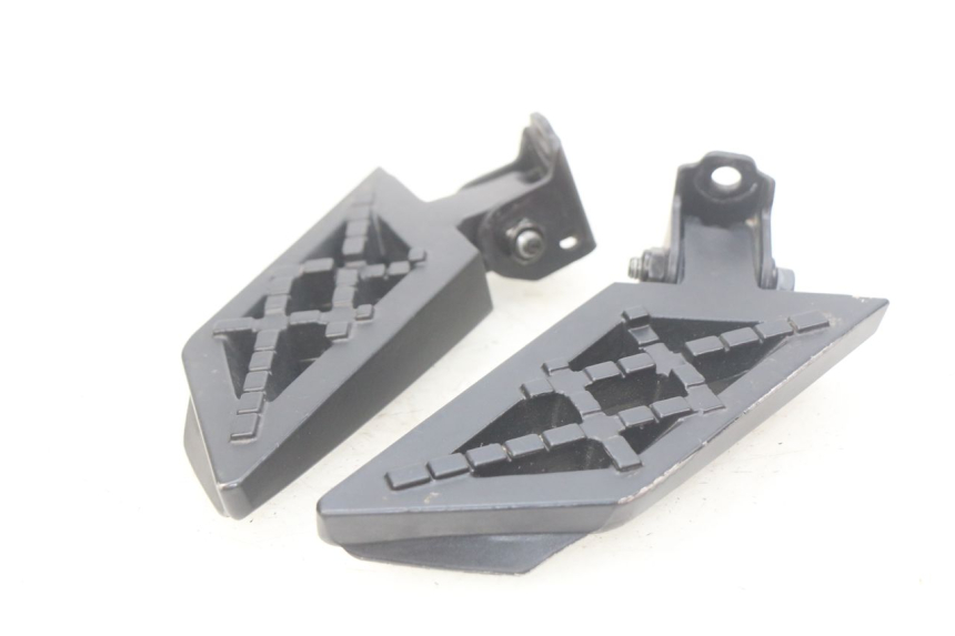 photo de PAAR FUßRASTENHALTER HINTEN PEUGEOT KISBEE 4T 50 (2018 - 2022)