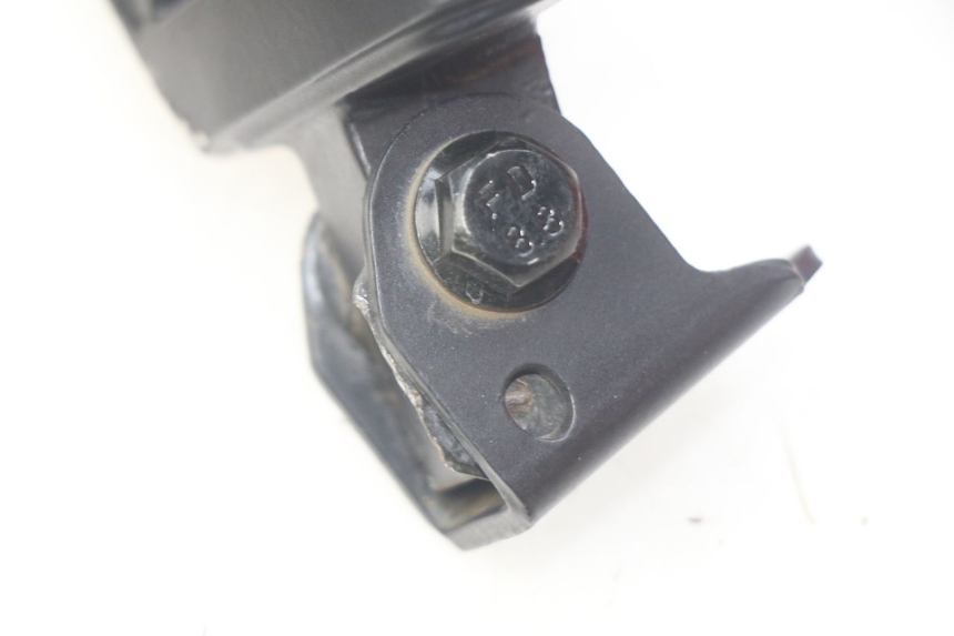 photo de PAAR FUßRASTENHALTER HINTEN PEUGEOT KISBEE 4T 50 (2018 - 2022)