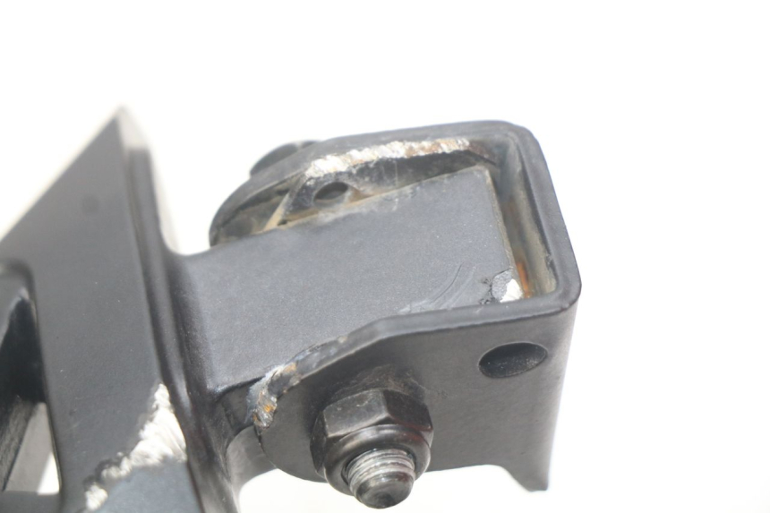 photo de PAAR FUßRASTENHALTER HINTEN PEUGEOT KISBEE 4T 50 (2018 - 2022)