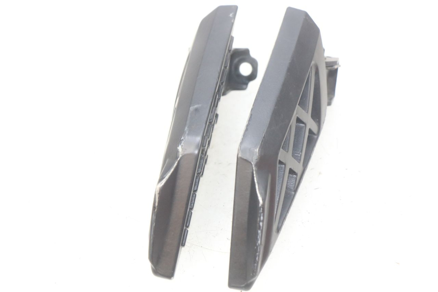 photo de PAAR FUßRASTENHALTER HINTEN PEUGEOT KISBEE 4T 50 (2018 - 2022)