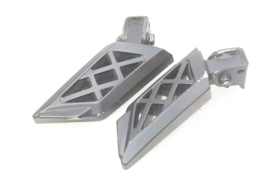 photo de PAAR FUßRASTENHALTER HINTEN PEUGEOT KISBEE 4T 50 (2018 - 2022)