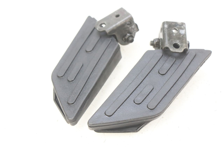 photo de PAAR FUßRASTENHALTER HINTEN PEUGEOT KISBEE 4T 50 (2010 - 2017)