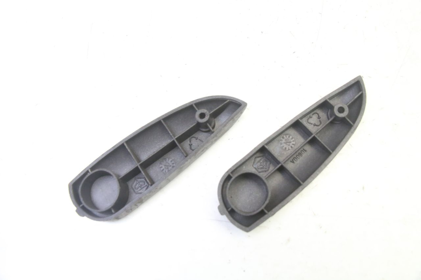 photo de FUSSRASTEN HINTEN PIAGGIO LIBERTY 4T 50 (2009 - 2015)