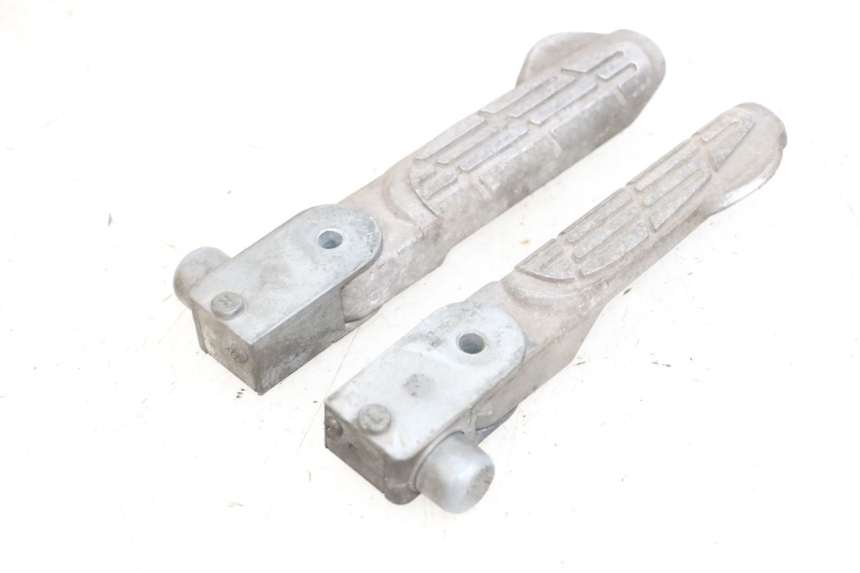 photo de PAAR FUßRASTENHALTER HINTEN KYMCO LIKE 125 (2009 - 2016) - Technische Nahaufnahme