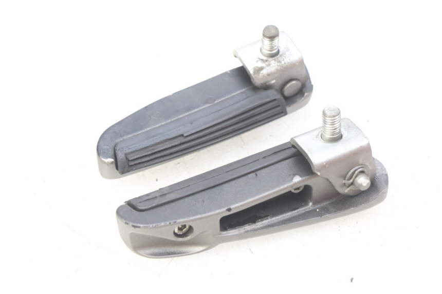 photo de PAAR FUßRASTENHALTER HINTEN GILERA NEXUS 125 (2009 - 2013)