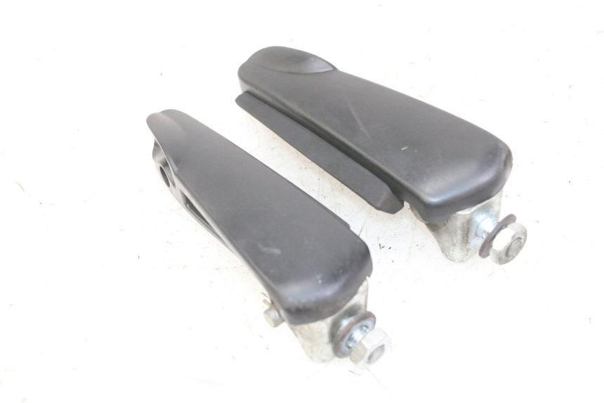photo de PAAR FUßRASTENHALTER HINTEN GILERA NEXUS 125 (2009 - 2013)