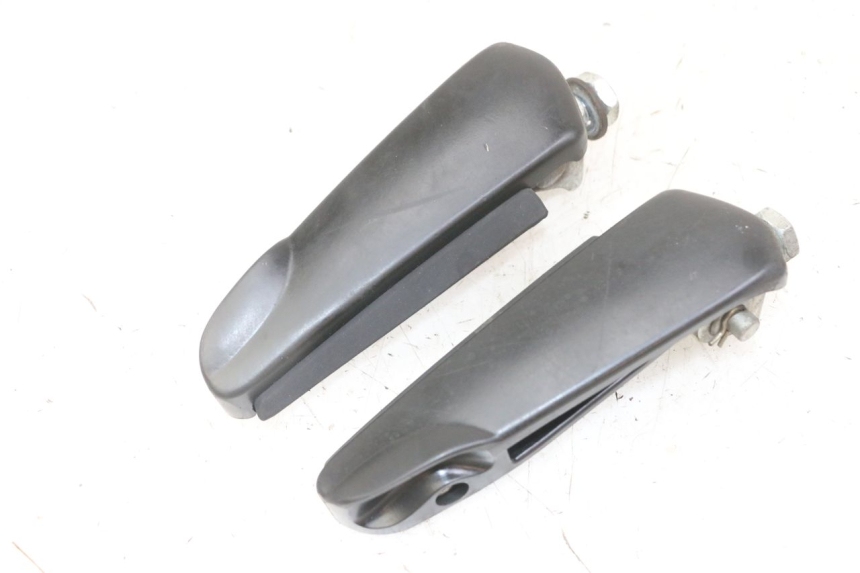 photo de PAAR FUßRASTENHALTER HINTEN GILERA NEXUS 125 (2009 - 2013)