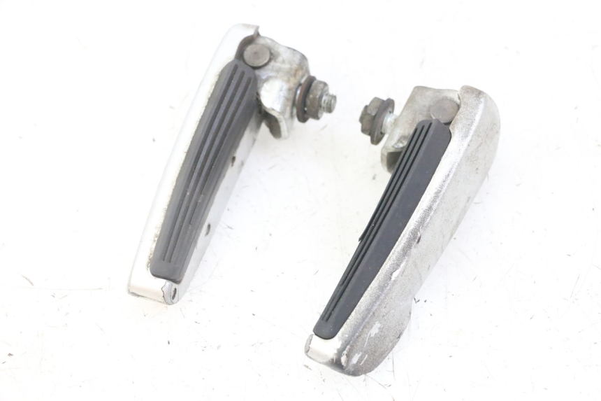 photo de PAAR FUßRASTENHALTER HINTEN GILERA NEXUS 125 (2009 - 2013)