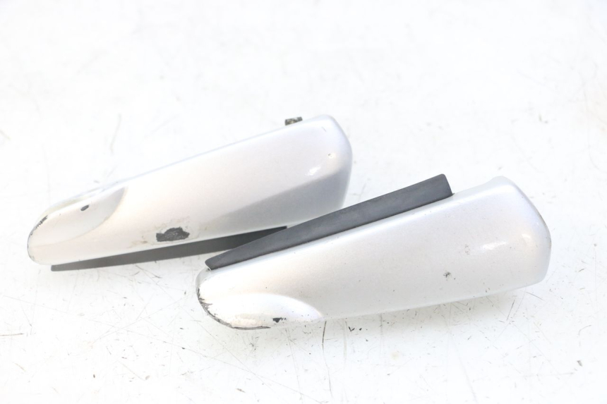 photo de PAAR FUßRASTENHALTER HINTEN GILERA NEXUS 125 (2009 - 2013)
