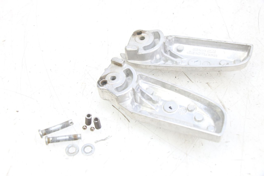 photo de PAAR FUßRASTENHALTER HINTEN HONDA PCX (JF47) 125 (2012 - 2013)