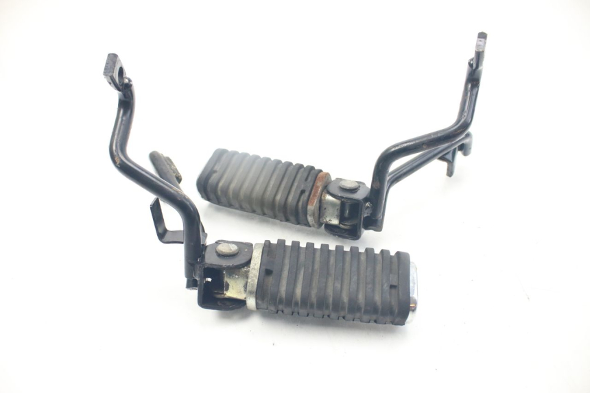 photo de PAAR FUßRASTENHALTER HINTEN KYMCO PEOPLE 250 (2004 - 2008)