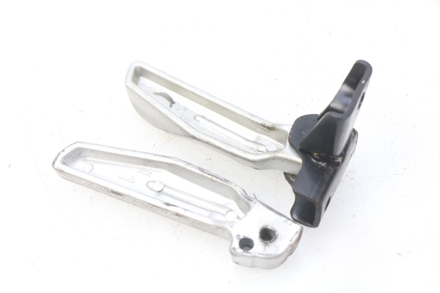 photo de PAAR FUßRASTENHALTER HINTEN PEUGEOT TWEET 4T 50 (2018 - 2020)