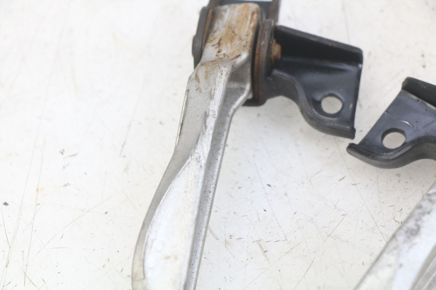 photo de PAAR FUßRASTENHALTER HINTEN PEUGEOT TWEET 4T 50 (2018 - 2020)