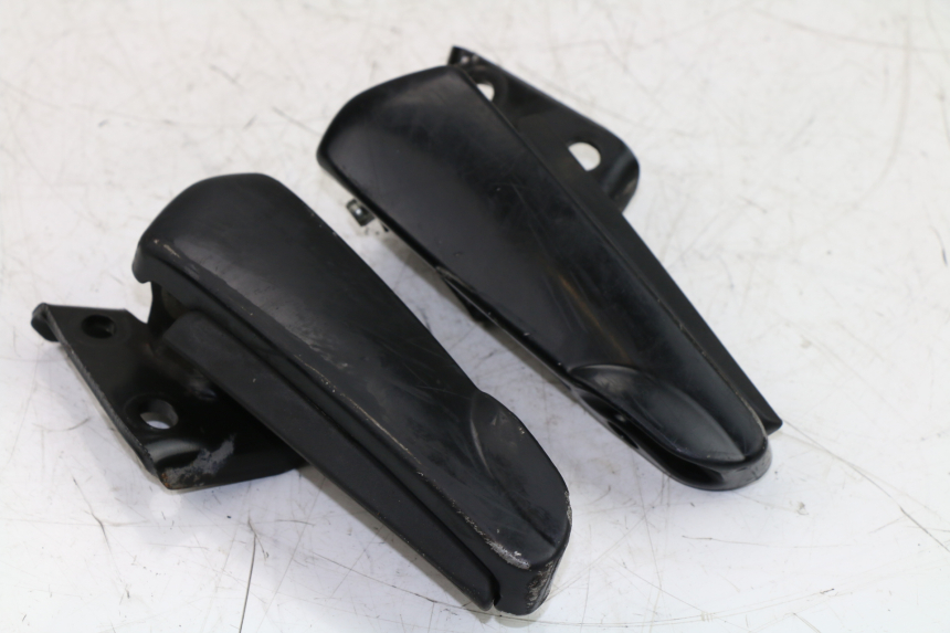 photo de FUSSRASTEN HINTEN PIAGGIO CARNABY 125 (2007 - 2011)