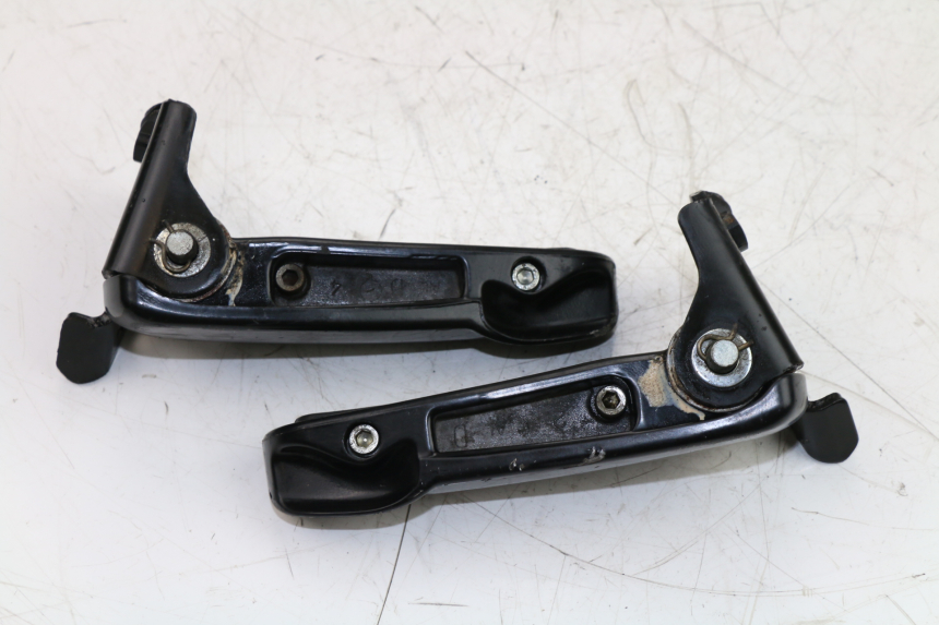 photo de FUSSRASTEN HINTEN PIAGGIO CARNABY 125 (2007 - 2011)
