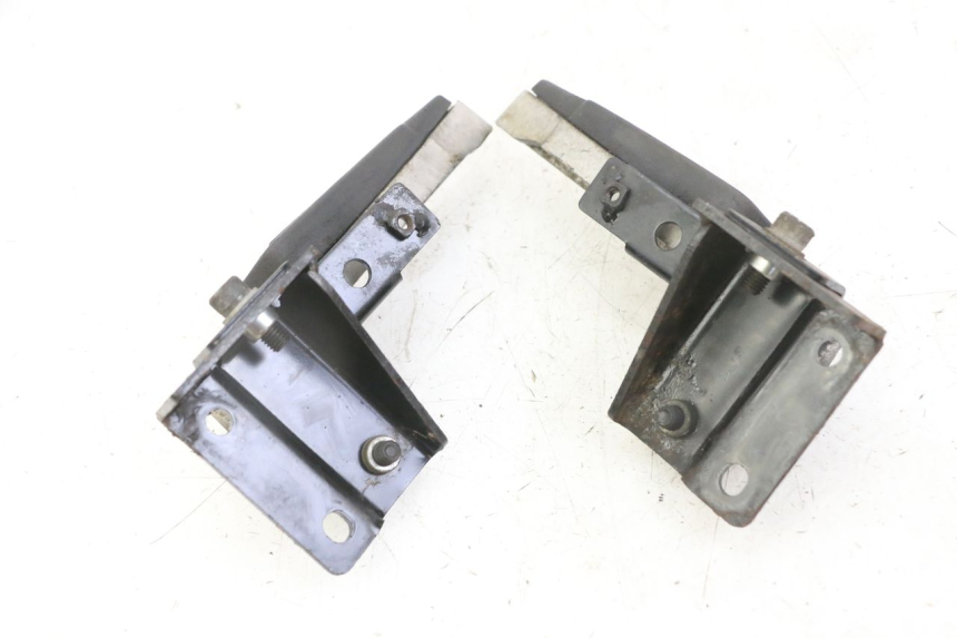 photo de FUSSRASTEN HINTEN PEUGEOT SATELIS 125 (2013 - 2018)