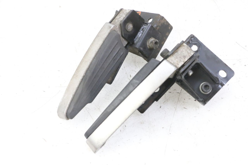 photo de FUSSRASTEN HINTEN PEUGEOT SATELIS 125 (2013 - 2018)