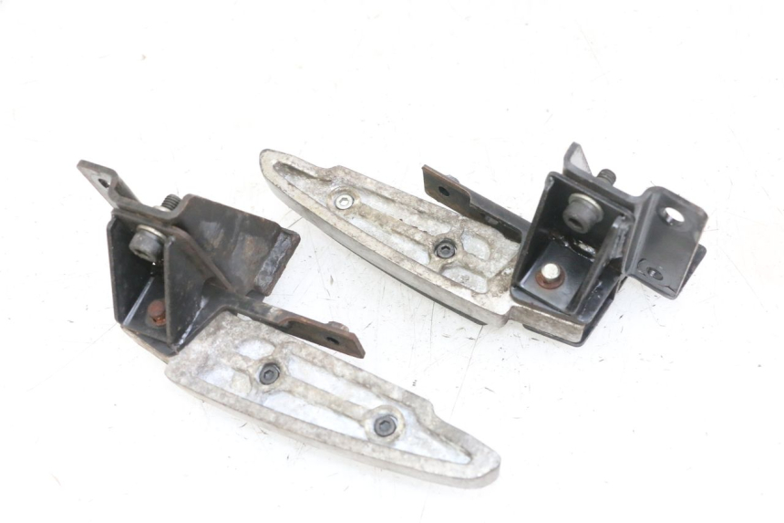 photo de FUSSRASTEN HINTEN PEUGEOT SATELIS 125 (2013 - 2018)