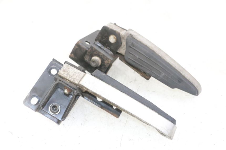photo de FUSSRASTEN HINTEN PEUGEOT SATELIS 125 (2013 - 2018)