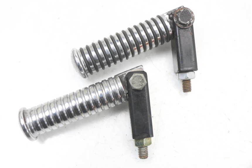 photo de FUSSRASTEN HINTEN HARLEY DAVIDSON SPORTSTER XL CUSTOM 1200 (2003 - 2004)