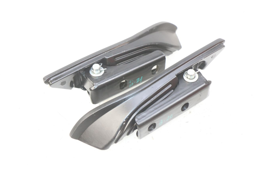 photo de PAAR FUßRASTENHALTER HINTEN APRILIA SXR 50 (2021 - 2023)