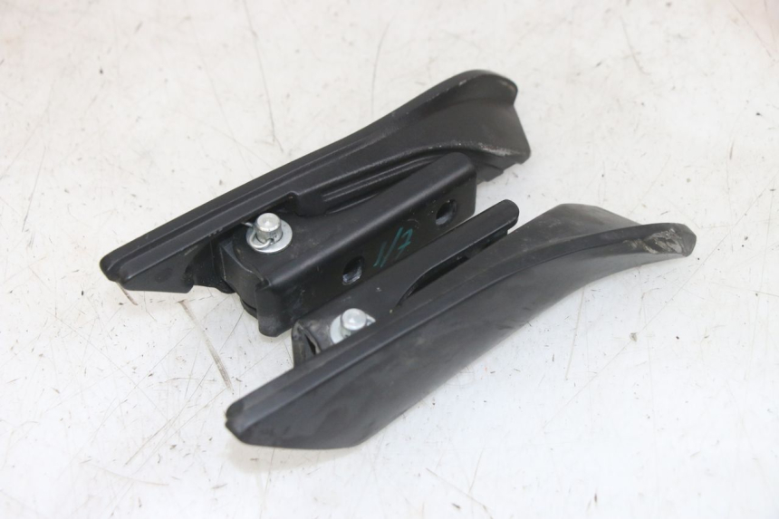 photo de PAAR FUßRASTENHALTER HINTEN APRILIA SXR 50 (2021 - 2023)