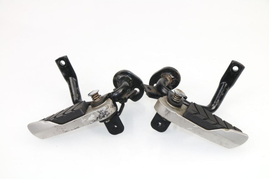 photo de FUSSRASTEN HINTEN SYM GTS 250 (2005 - 2008)
