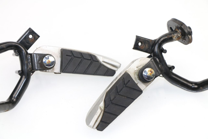 photo de FUSSRASTEN HINTEN SYM GTS 250 (2005 - 2008)