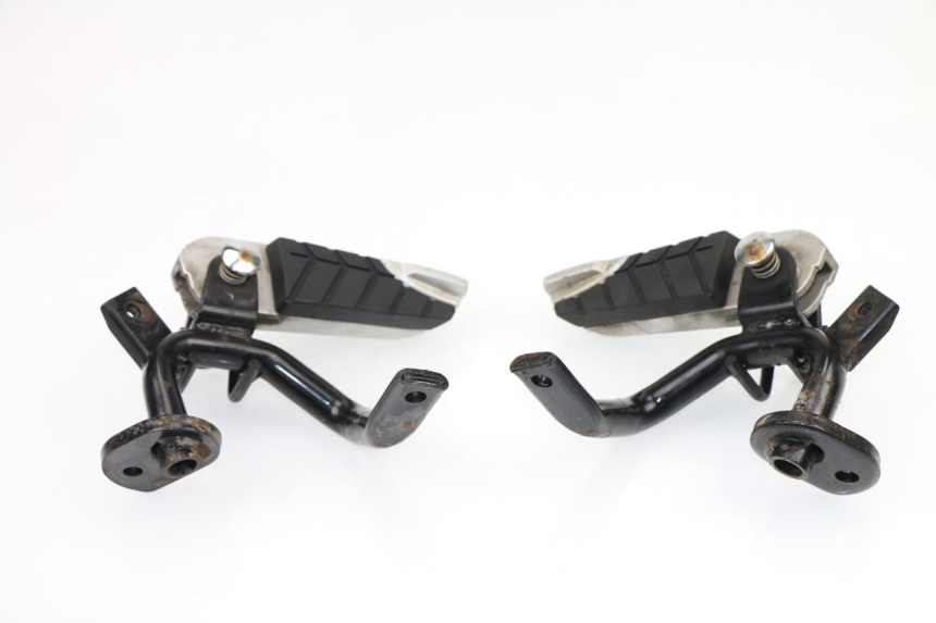 photo de FUSSRASTEN HINTEN SYM GTS 250 (2005 - 2008)