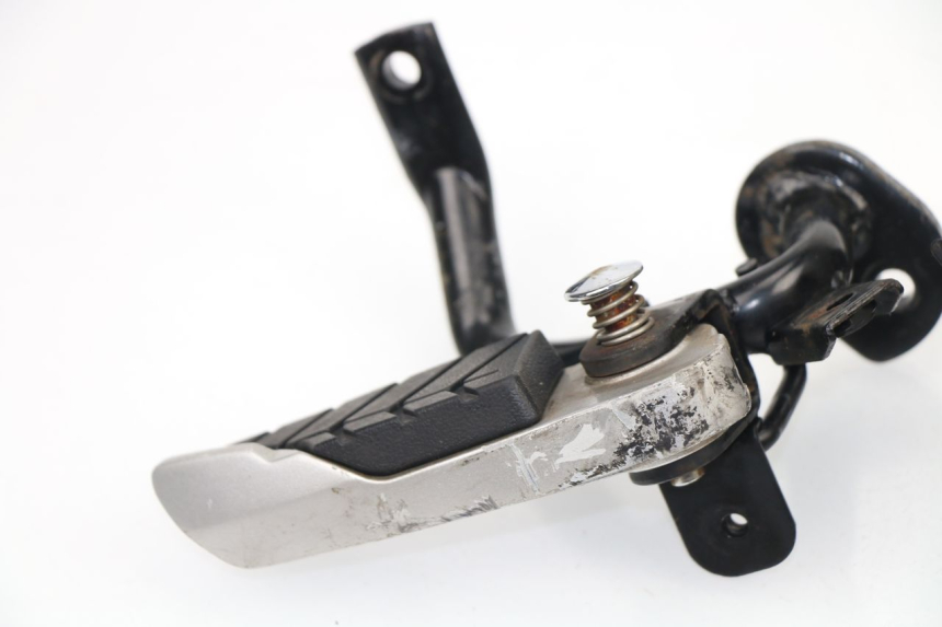 photo de FUSSRASTEN HINTEN SYM GTS 250 (2005 - 2008)