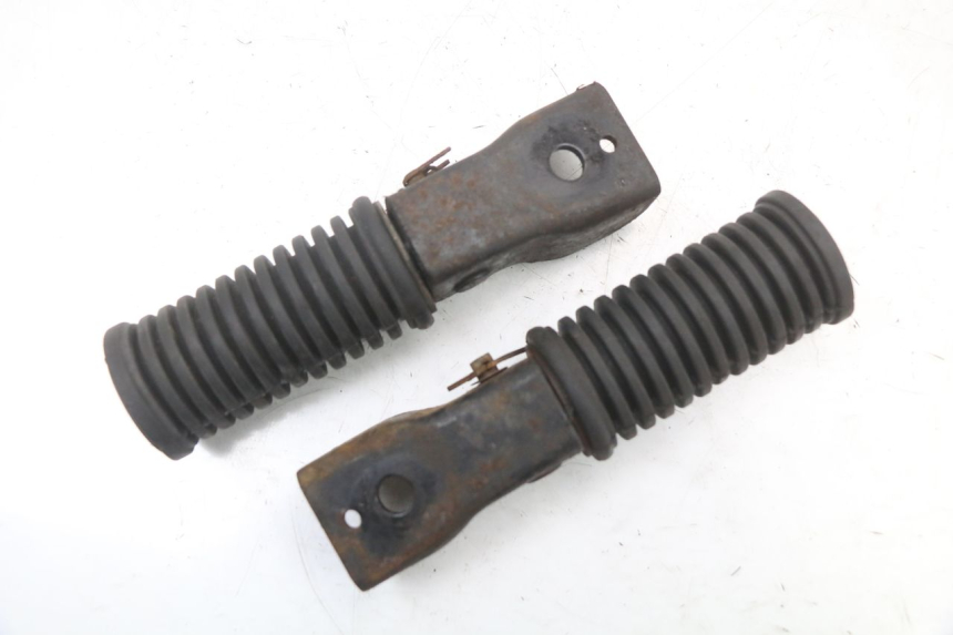photo de FUSSRASTEN HINTEN SYM XS 125 (2007 - 2016)