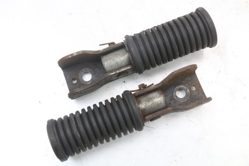 photo de FUSSRASTEN HINTEN SYM XS 125 (2007 - 2016)