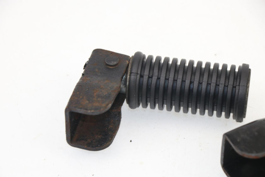 photo de FUSSRASTEN HINTEN SYM XS 125 (2007 - 2016)