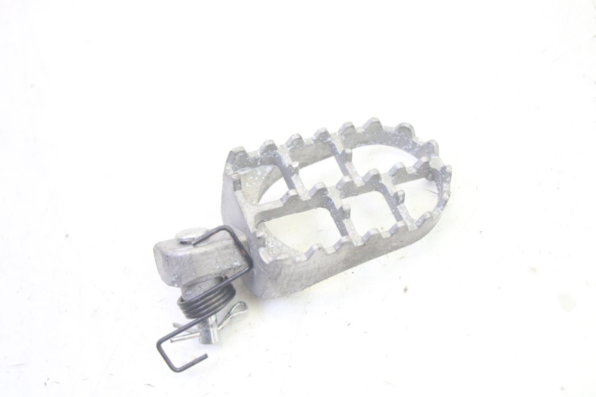 photo de FUSSRASTEN HINTEN YAMAHA TTR 125 (2000 - 2020) - Zoom auf Gebrauchszustand