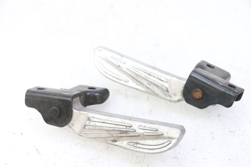 photo de PAAR FUßRASTENHALTER HINTEN PEUGEOT TWEET 4T 50 (2018 - 2020)