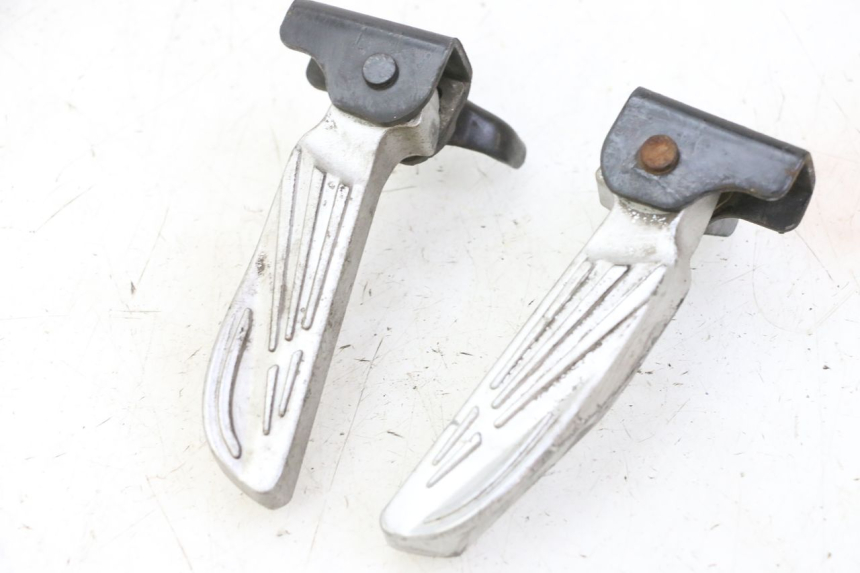 photo de PAAR FUßRASTENHALTER HINTEN PEUGEOT TWEET 4T 50 (2018 - 2020)