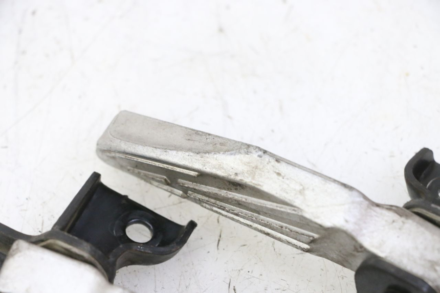 photo de PAAR FUßRASTENHALTER HINTEN PEUGEOT TWEET 4T 50 (2018 - 2020)