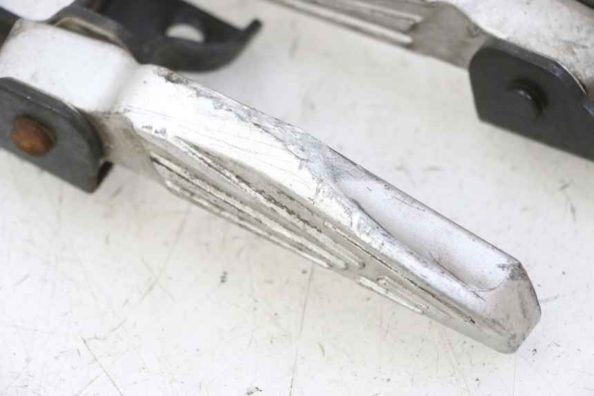 photo de PAAR FUßRASTENHALTER HINTEN PEUGEOT TWEET 4T 50 (2018 - 2020)