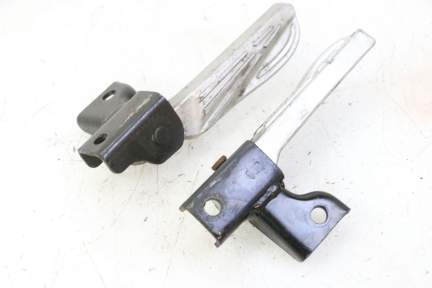 photo de PAAR FUßRASTENHALTER HINTEN PEUGEOT TWEET 4T 50 (2018 - 2020)