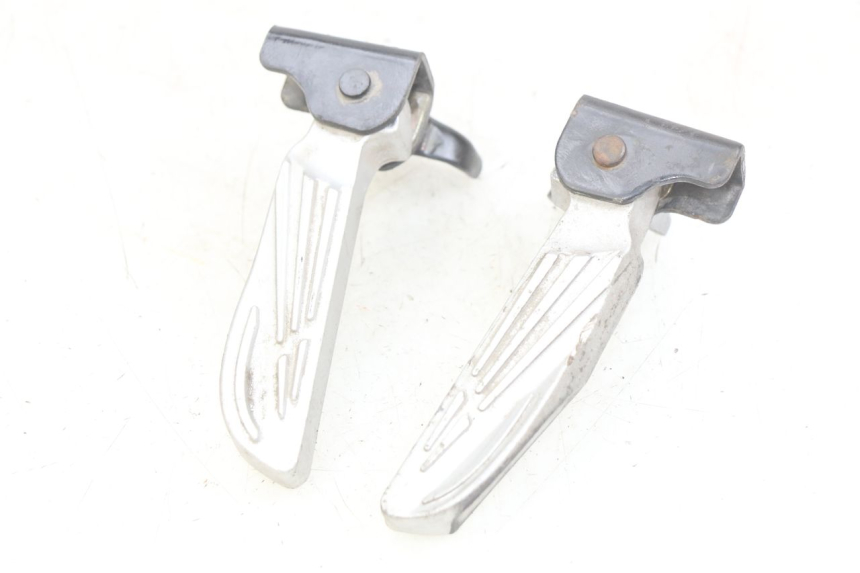 photo de PAAR FUßRASTENHALTER HINTEN PEUGEOT TWEET 125 (2018 - 2021)