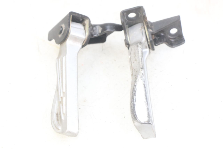 photo de PAAR FUßRASTENHALTER HINTEN PEUGEOT TWEET 125 (2018 - 2021)