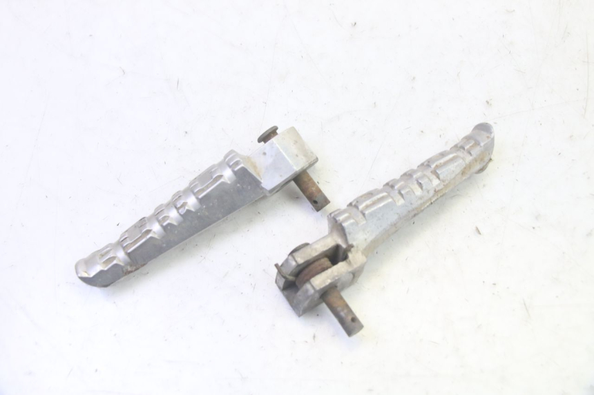 photo de FUSSRASTEN HINTEN YAMAHA TZR 50 (2008 - 2016) - Hauptansicht