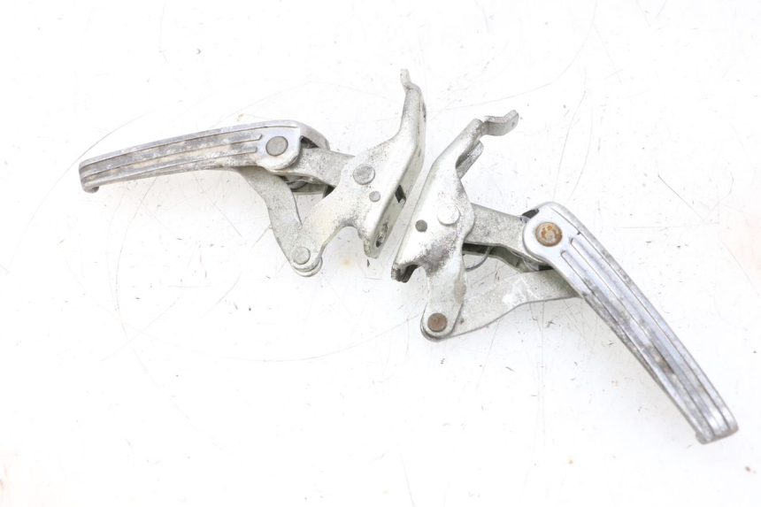 photo de FUSSRASTEN HINTEN PIAGGIO VESPA GTS SUPER IE 125 (2009 - 2016) - Hauptansicht