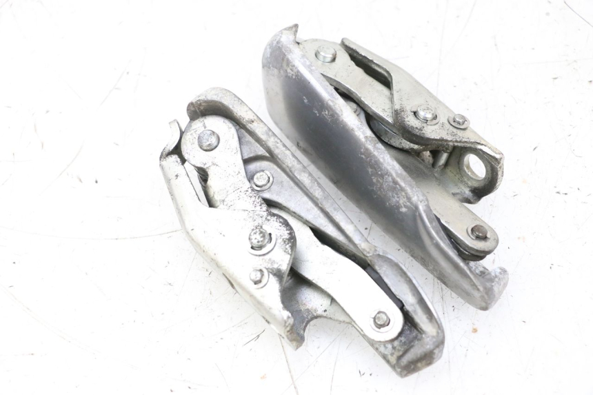 photo de FUSSRASTEN HINTEN PIAGGIO VESPA GTS SUPER IE 125 (2009 - 2016) - Detailansicht des Bauteils