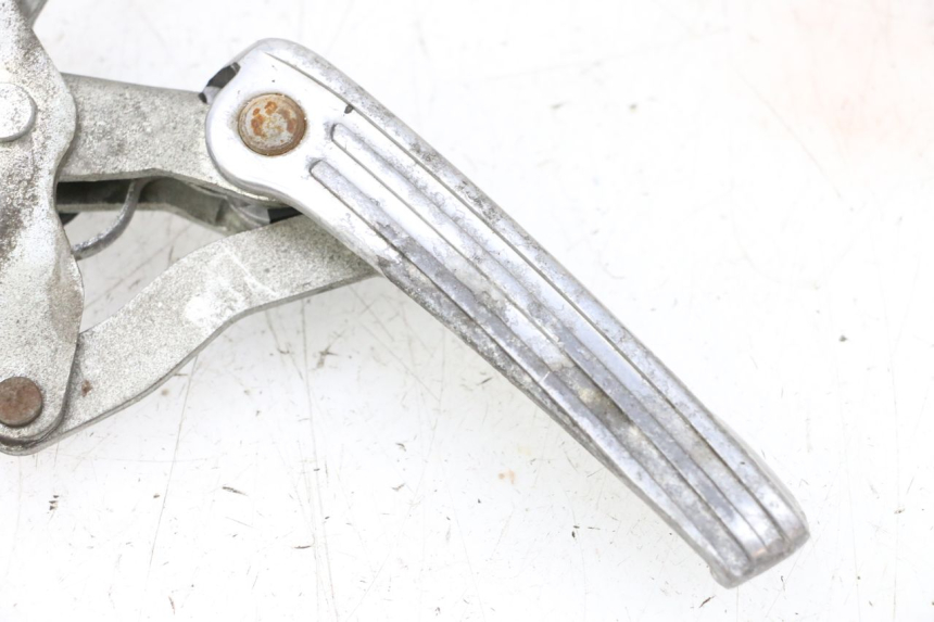 photo de FUSSRASTEN HINTEN PIAGGIO VESPA GTS SUPER IE 125 (2009 - 2016) - Detaillierte Sichtprüfung