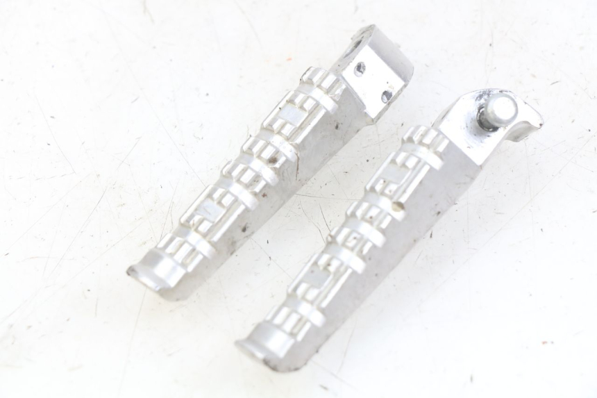 photo de PAAR FUßRASTENHALTER HINTEN YAMAHA X-MAX XMAX 125 (2010 - 2014)