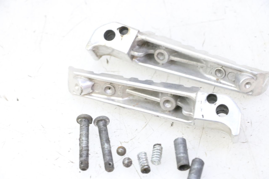 photo de PAAR FUßRASTENHALTER HINTEN YAMAHA X-MAX XMAX 125 (2010 - 2014)